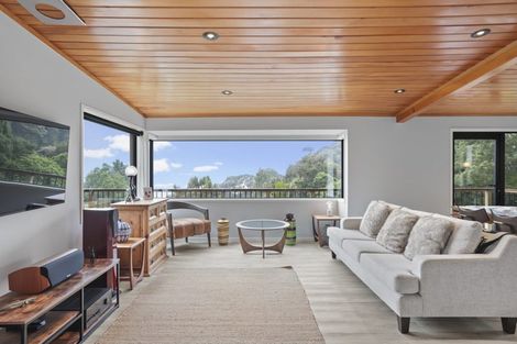 Photo of property in 19 Cascade Avenue, Waiatarua, Auckland, 0604