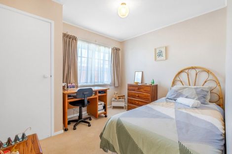 Photo of property in 5 Rene Place, Sunnyhills, Auckland, 2010