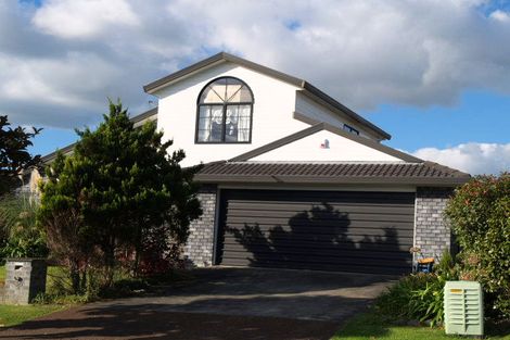 Photo of property in 56 Bob Charles Drive, Golflands, Auckland, 2013