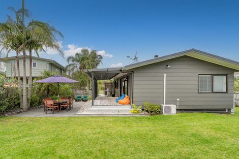 Photo of property in 29 Oyster Drive, Cooks Beach, Whitianga, 3591