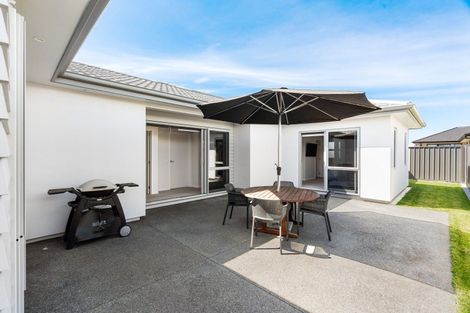 Photo of property in 22 Young Place, Taradale, Napier, 4112