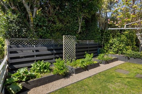 Photo of property in 30 Edgecumbe Road, Tauranga, 3110