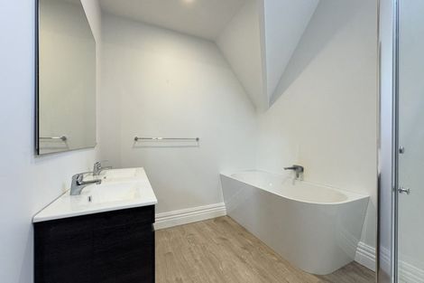 Photo of property in 14 Amreins Road, Waitakere, Henderson, 0782