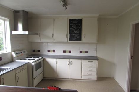 Photo of property in 35 Clayburn Road, Glen Eden, Auckland, 0602