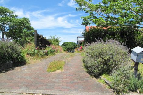 Photo of property in 13 Leaming Place, Clarks Beach, 2122