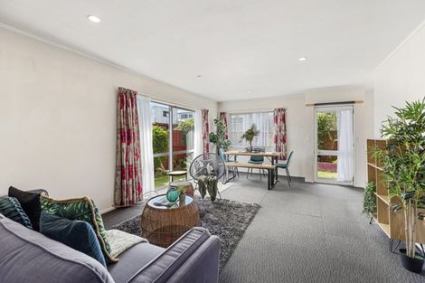 Photo of property in 3/61 Main Road, Titahi Bay, Porirua, 5022