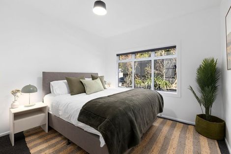 Photo of property in 277 Queens Drive, Lyall Bay, Wellington, 6022