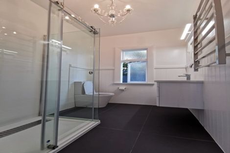 Photo of property in 77 Jeffreys Road, Fendalton, Christchurch, 8052