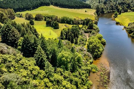 Photo of property in 505 Aorere Road, Ararata, Eltham, 4399