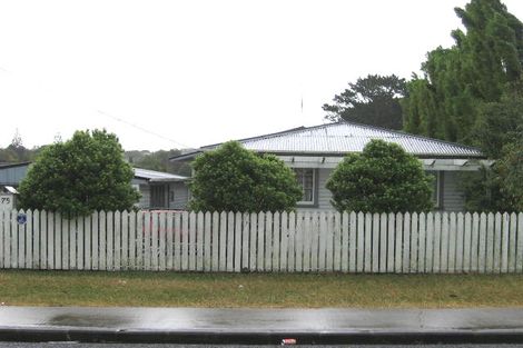 Photo of property in 75 Farquhar Road, Glendene, Auckland, 0602