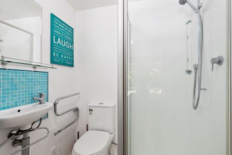 Photo of property in 20 Hebe Place, Birkenhead, Auckland, 0626