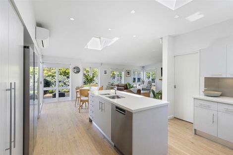 Photo of property in 69 Kotare Street, Fendalton, Christchurch, 8041