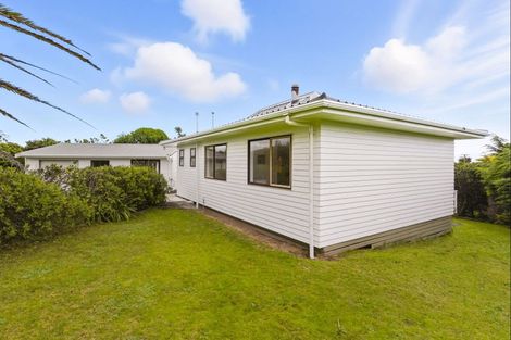 Photo of property in 5 Norna Grove, Waikawa Beach, Manakau, 5573