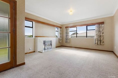 Photo of property in 33 Eastglen Road, Glen Eden, Auckland, 0602