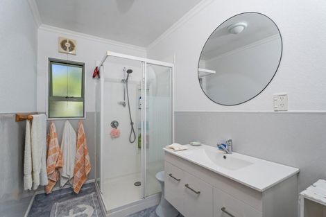 Photo of property in 42 Banks Street, Cooks Beach, Whitianga, 3591