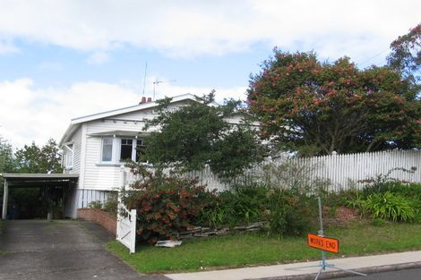 Photo of property in 1 Tahi Terrace, Glen Eden, Auckland, 0602