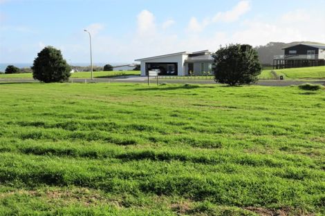 Photo of property in 4 Pipi Place, Baylys Beach, Dargaville, 0377