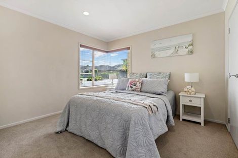 Photo of property in 3 Borthwick Close, Flat Bush, Auckland, 2016