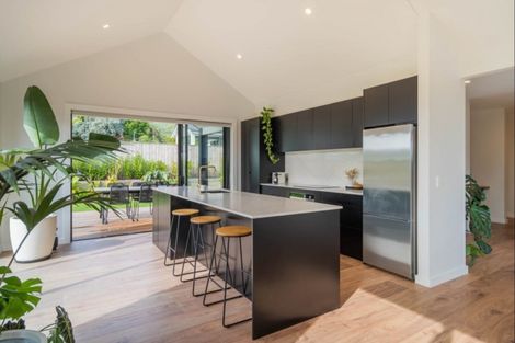 Photo of property in 6 Mahia Lane, Waikanae, 5036