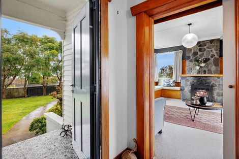 Photo of property in 13 Paynters Avenue, Strandon, New Plymouth, 4312