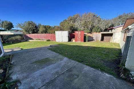 Photo of property in 19 Nash Parade, Foxton Beach, Foxton, 4815