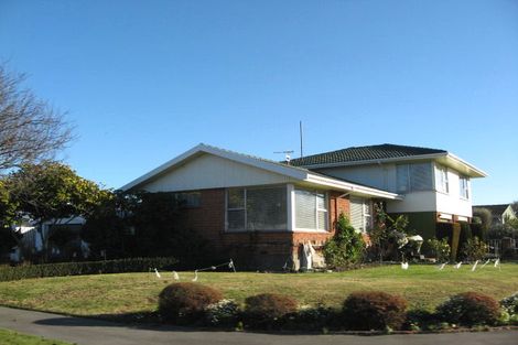 Photo of property in 25 Sarabande Avenue, Redwood, Christchurch, 8051