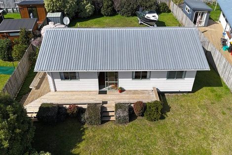 Photo of property in 11 Hawk Hill Crescent, Cooks Beach, Whitianga, 3591