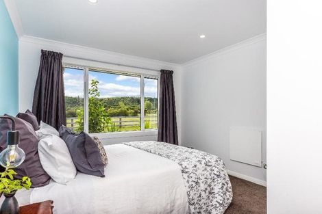 Photo of property in 6 Oakdale Drive, Kinloch, Taupo, 3377