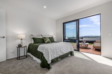 Photo of property in 6 Okupe Grove, Aotea, Porirua, 5024