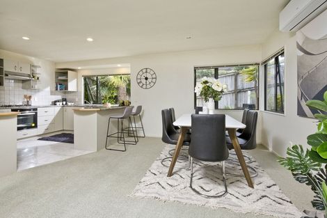 Photo of property in 2/29 John Court Street, Birkenhead, Auckland, 0626