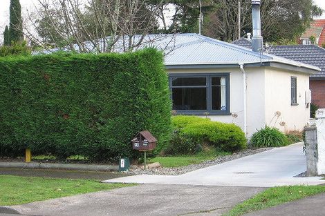 Photo of property in 17 East Street, Terrace End, Palmerston North, 4410