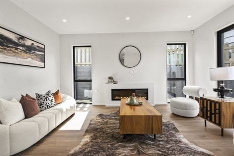 Photo of property in 3 Tawapou Close, Massey, Auckland, 0614