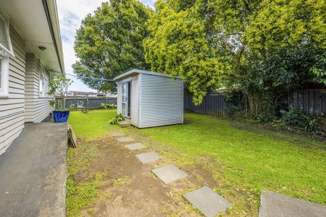 Photo of property in 17 Brentford Place, Manurewa, Auckland, 2102