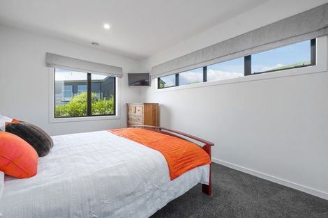 Photo of property in 38 Peregrine Place, Kinloch, Taupo, 3377