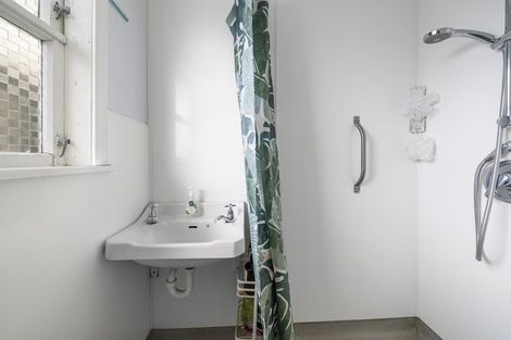 Photo of property in 36 Cambridge Street, Levin, 5510