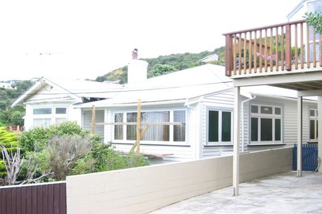 Photo of property in 7 Knoll Street, Island Bay, Wellington, 6023