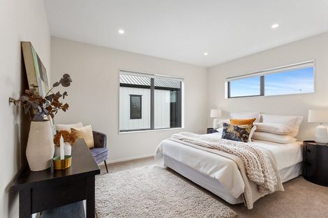 Photo of property in 10 Seafoam Road, Rosehill, Papakura, 2113