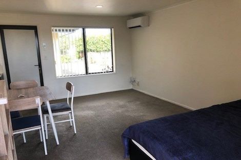 Photo of property in 26 Mackwell Road, Fairview Heights, Auckland, 0632