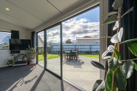Photo of property in 27 Tawera Place, Te Anau, 9679