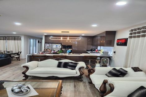 Photo of property in 68c Te Oneroa Way, Long Bay, Auckland, 0630