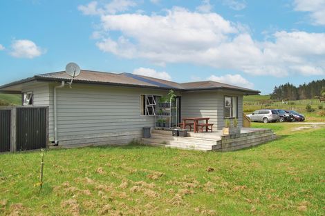 Photo of property in 17 Ranganui Road, Kaiwaka, 0573