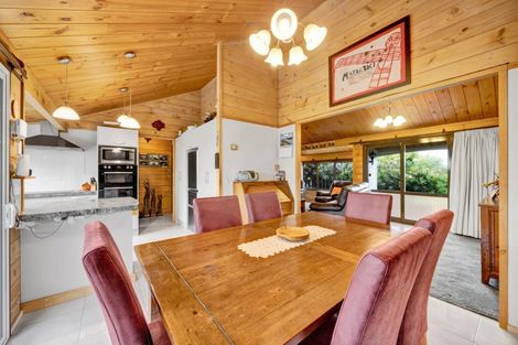 Photo of property in 16 Heaphy Road, Opunake, 4616