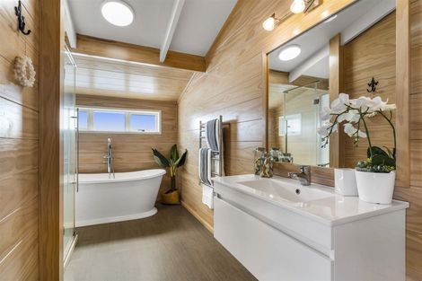 Photo of property in 22 Mccall Avenue, Pauanui, Hikuai, 3579