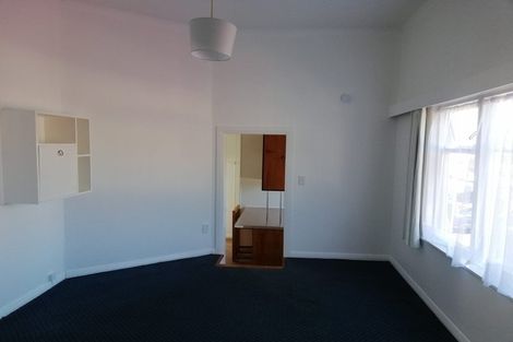 Photo of property in 16 Toru Street, Lyall Bay, Wellington, 6022