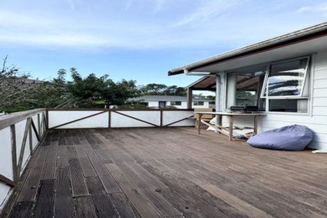 Photo of property in 6 Cottam Grove, Northcross, Auckland, 0632