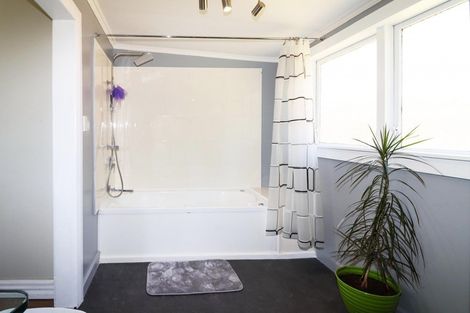 Photo of property in 21 Bridge Street, Eketahuna, 4900