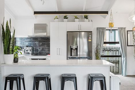 Photo of property in 2/33 Forest Hill Road, Henderson, Auckland, 0612