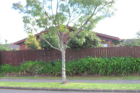 Photo of property in 2/2 Mark Edward Drive, Half Moon Bay, Auckland, 2012