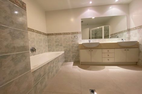 Photo of property in 1c/175 Hurstmere Road, Takapuna, Auckland, 0622