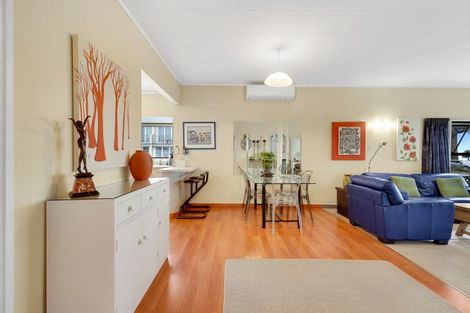 Photo of property in 399 Marine Parade, Napier South, Napier, 4110
